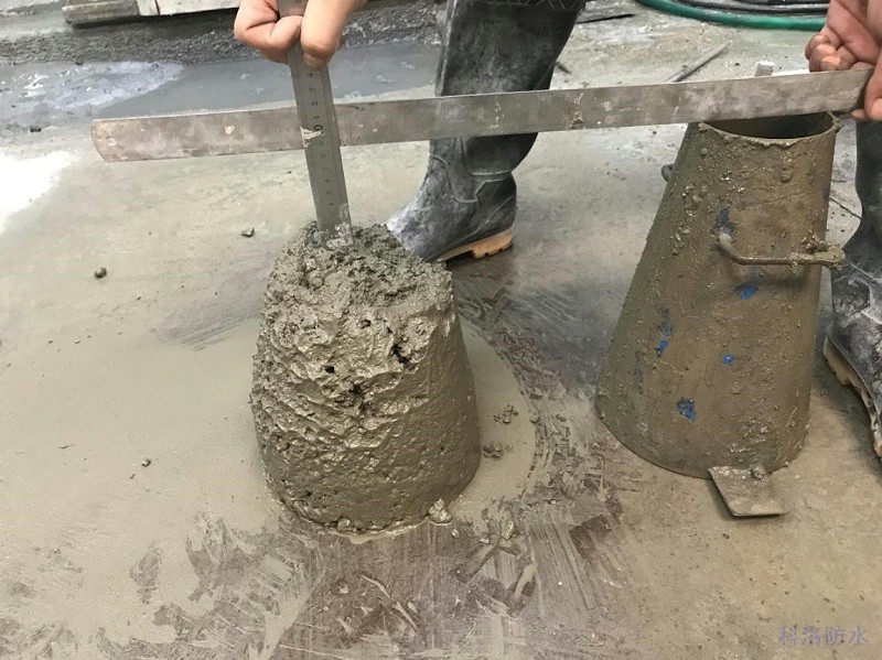 （b）內摻配合比混凝土坍落度85mm